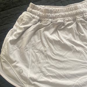 Lululemon Hotty Hot 4” Shorts